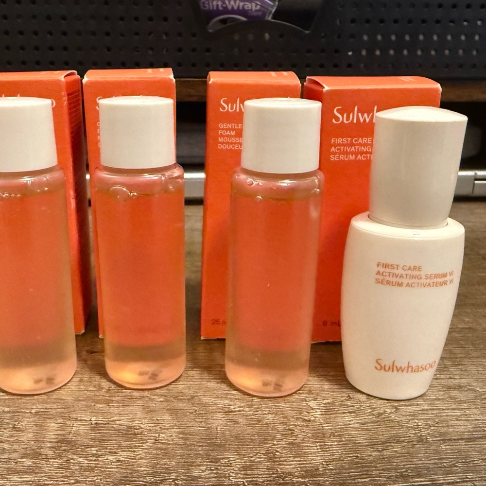 Sulwhasoo set of 3 gentle cleansing foam & 1 activating serum. All mini size